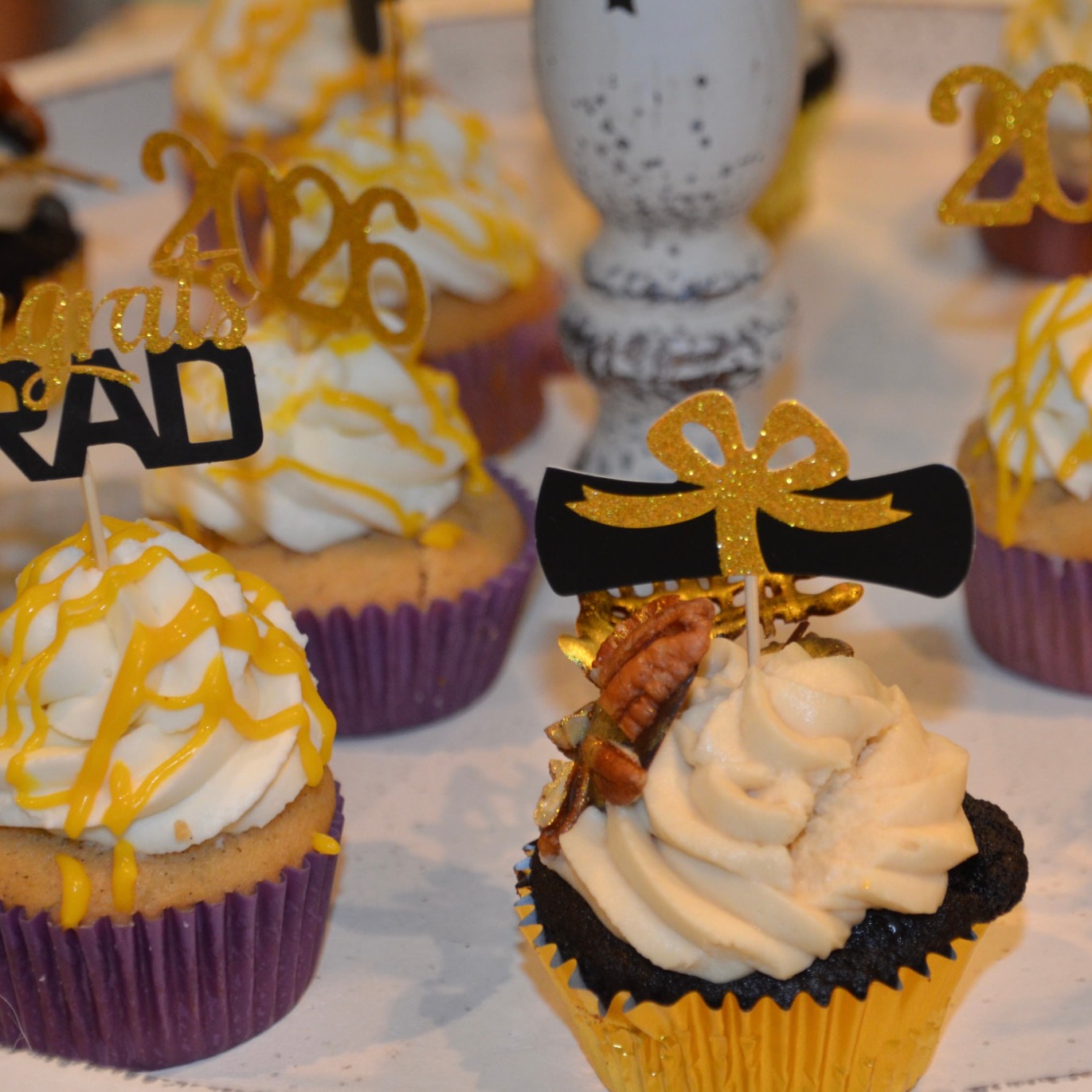 Graduation-themed cupcakes